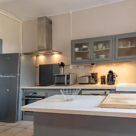 Belle Maison En Pierre Avec Piscine