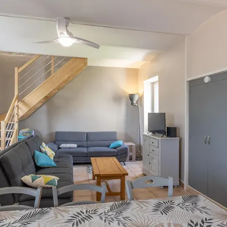 Belle Maison En Pierre Avec Piscine