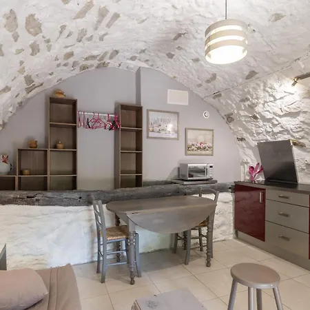 Belle Maison En Pierre Avec Piscine