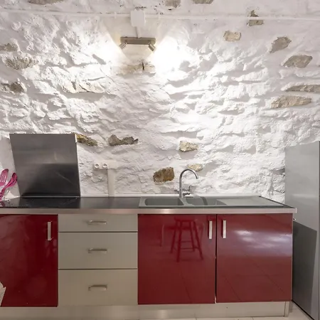 펜션 Belle Maison En Pierre Avec Piscine