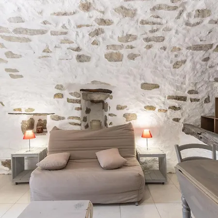 펜션 Belle Maison En Pierre Avec Piscine Berrias-et-Casteljau